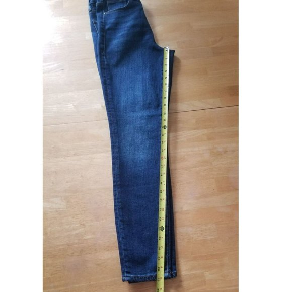 Good American Good Waist Chewed Back Pockets Jeans - Picture 15 of 16